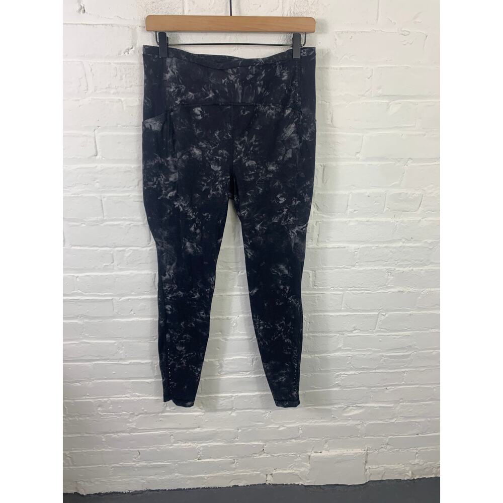 Lululemon Athletica Black and Gray Leggings